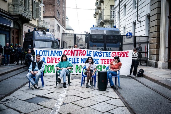 Ativistas climáticos protestam contra G7 do Clima em Turim